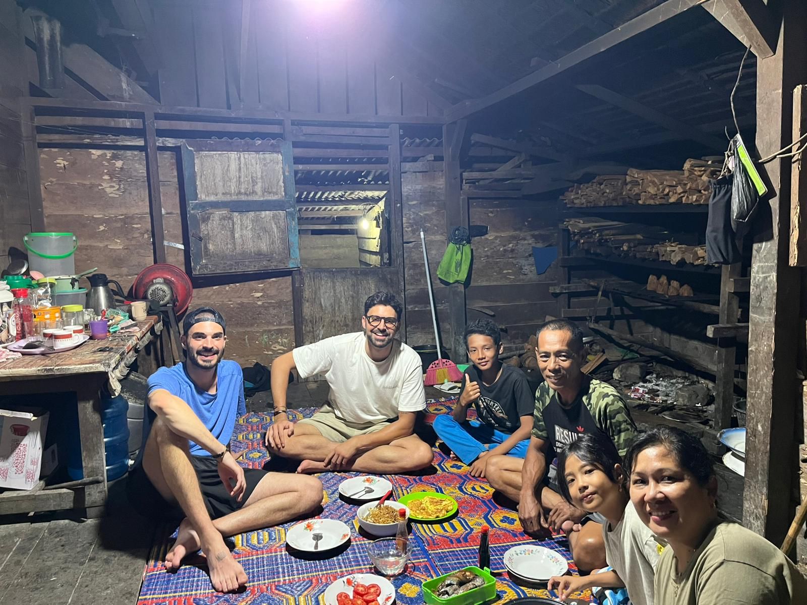 A Siberut abbiamo scoperto un’isola di natura, sorrisi e vita autentica, portandone un pezzo nel cuore.